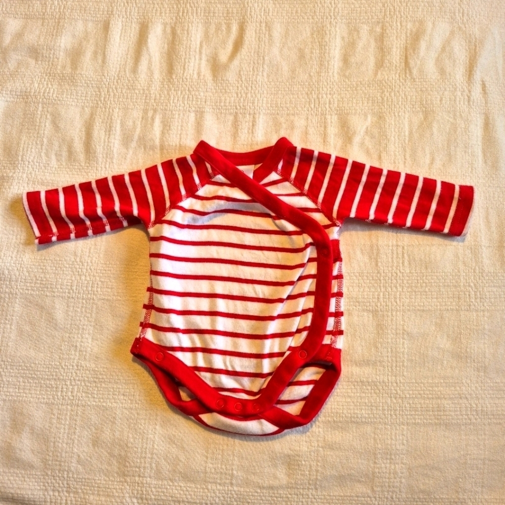 Hanna Andersson girls size 50 or 0-3 months red and white wiggle bodysuit EUC